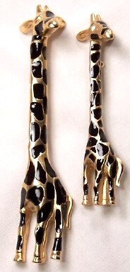 SJ85 Carolee sm & lg giraffe pins